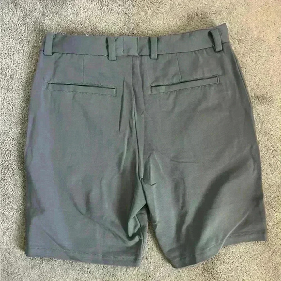 Swet Tailor Men’s The Everyday Chino Short in French Grey - Picture 6 of 10